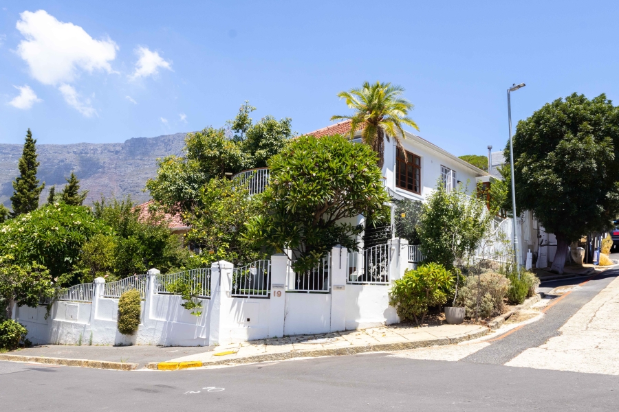 4 Bedroom Property for Sale in Tamboerskloof Western Cape